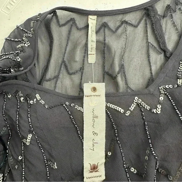 NWT Willow & Clay NORDSTROM Sequin Beaded Sheer Top Dolman Sleeve Blouse Size M - Picture 9 of 13